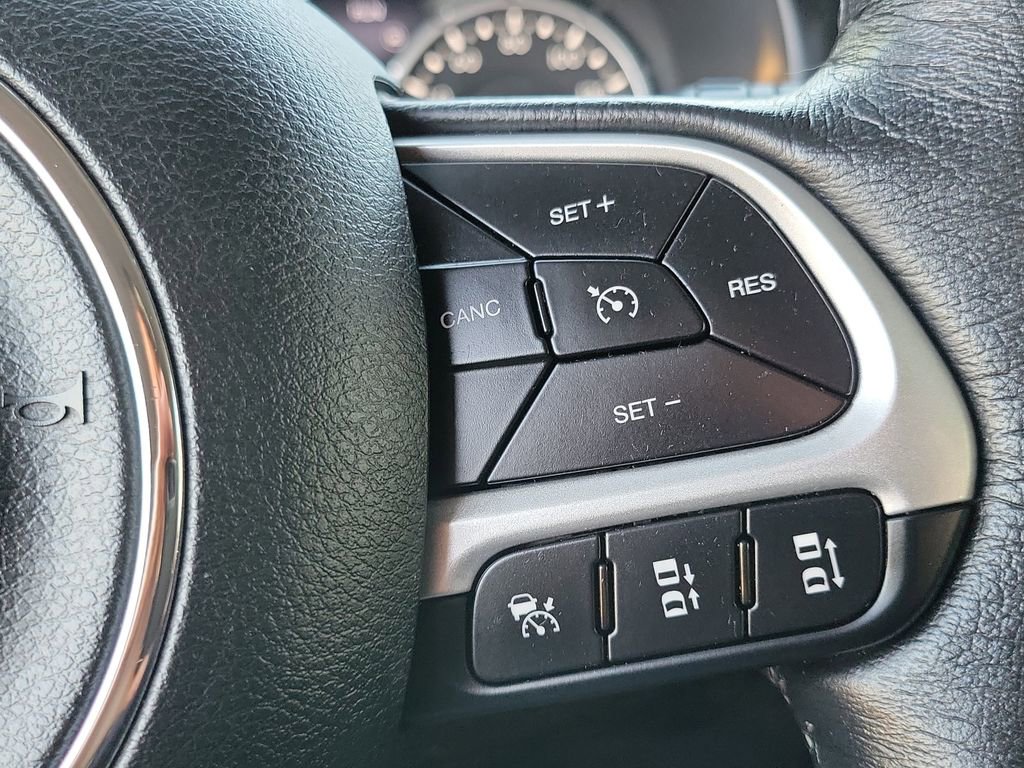 Certified 2023 Jeep Renegade Limited image 6