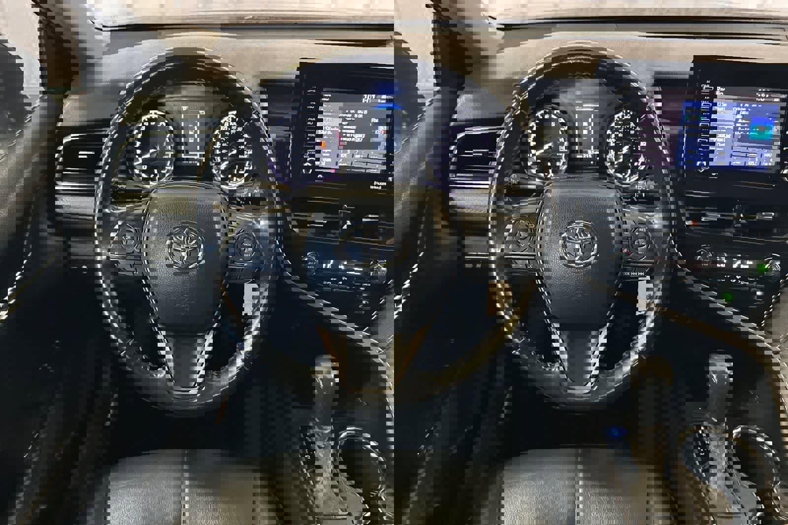 Used 2021 Toyota Camry SE image 16