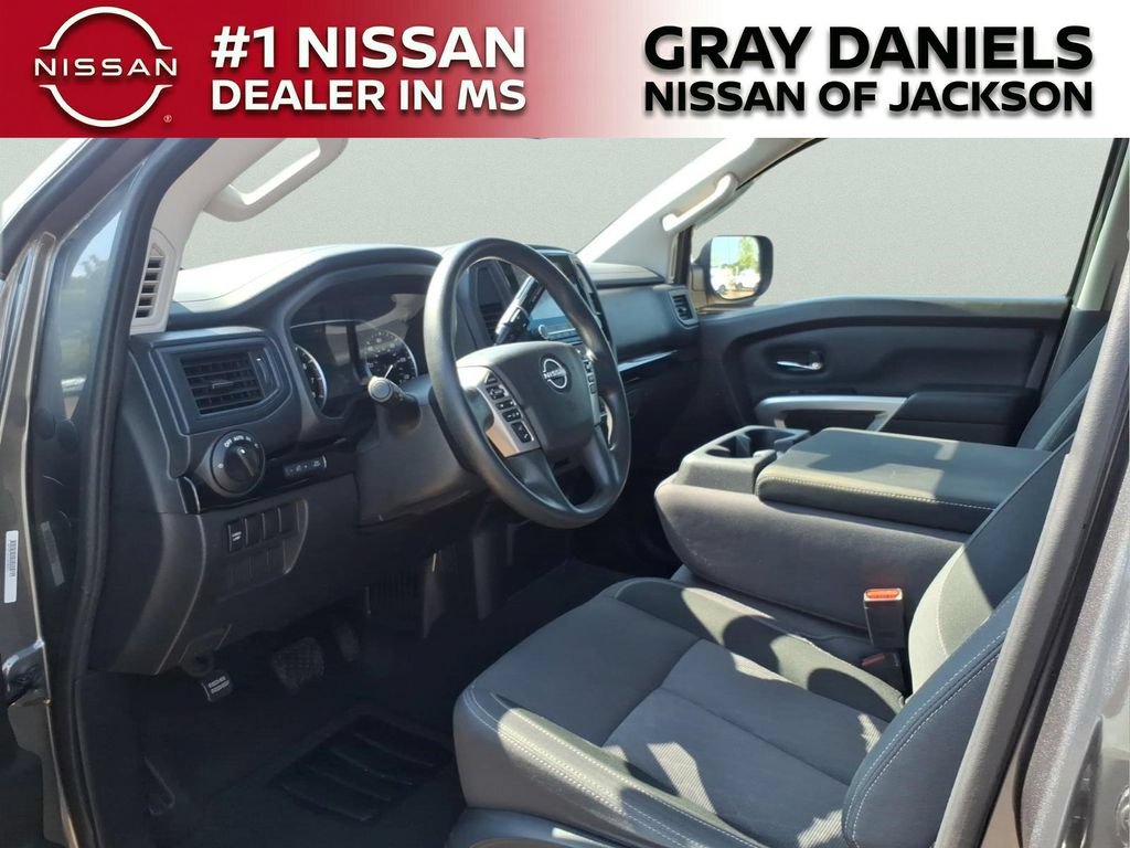 Used 2024 Nissan Titan SV AWD/4WD image 9