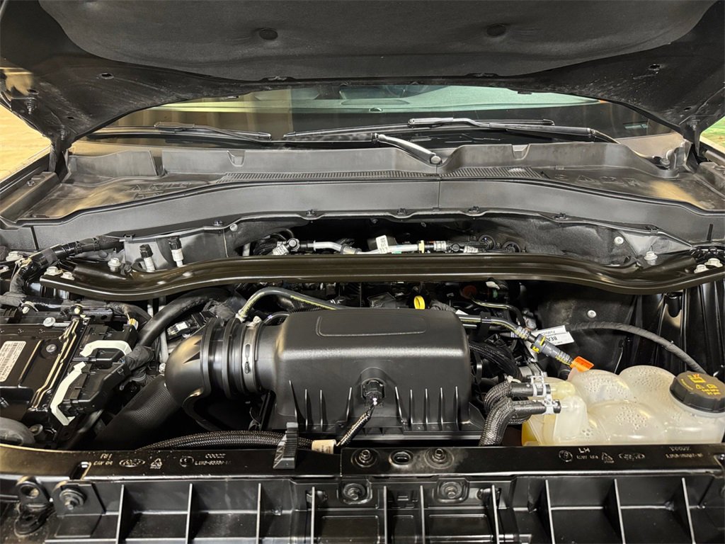 Used 2024 Ford Explorer ST-Line w/ Class IV Trailer Tow Package image 27