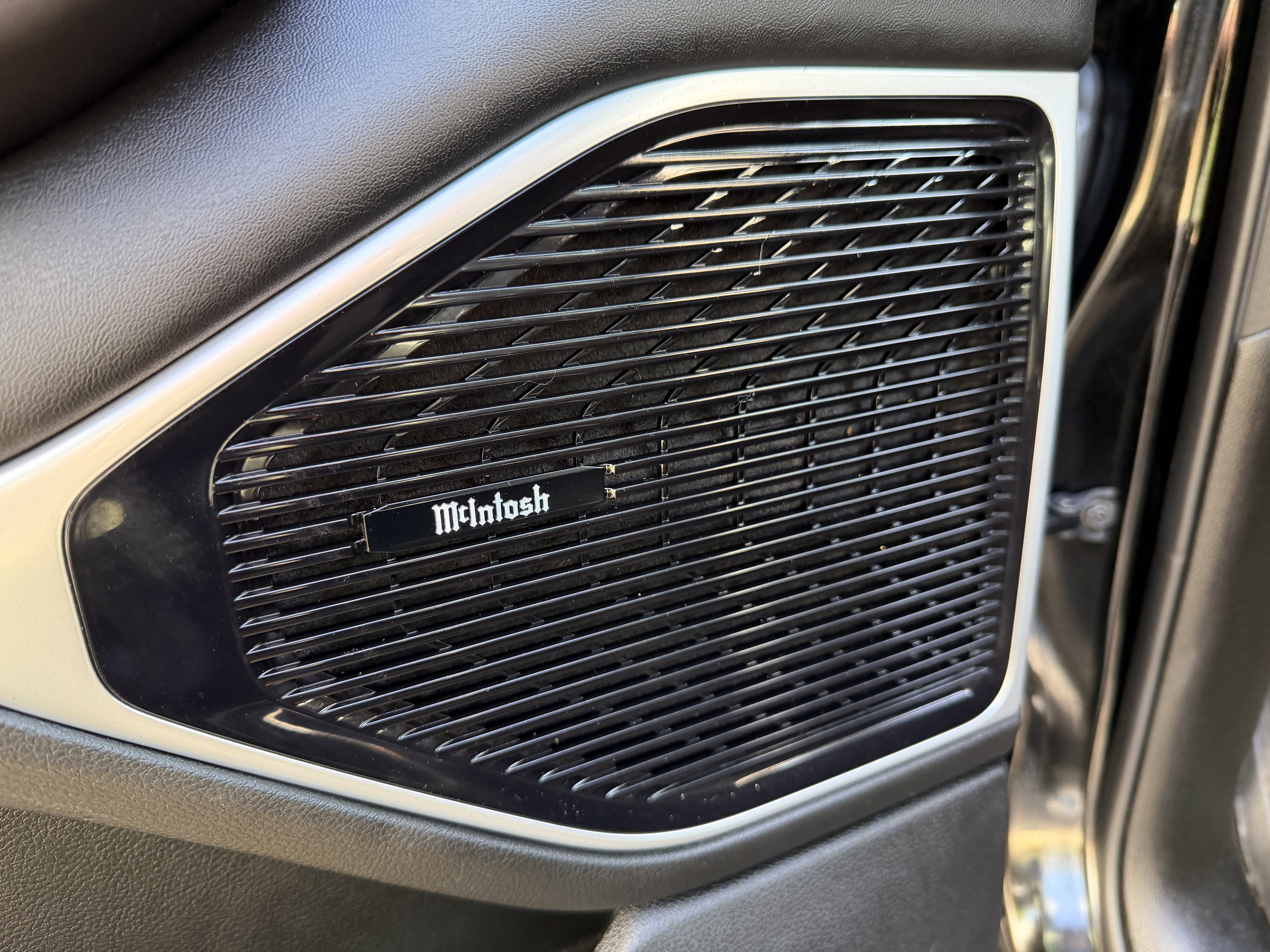 Used 2024 Jeep Wagoneer L Series III w/ Premium Group I image 38