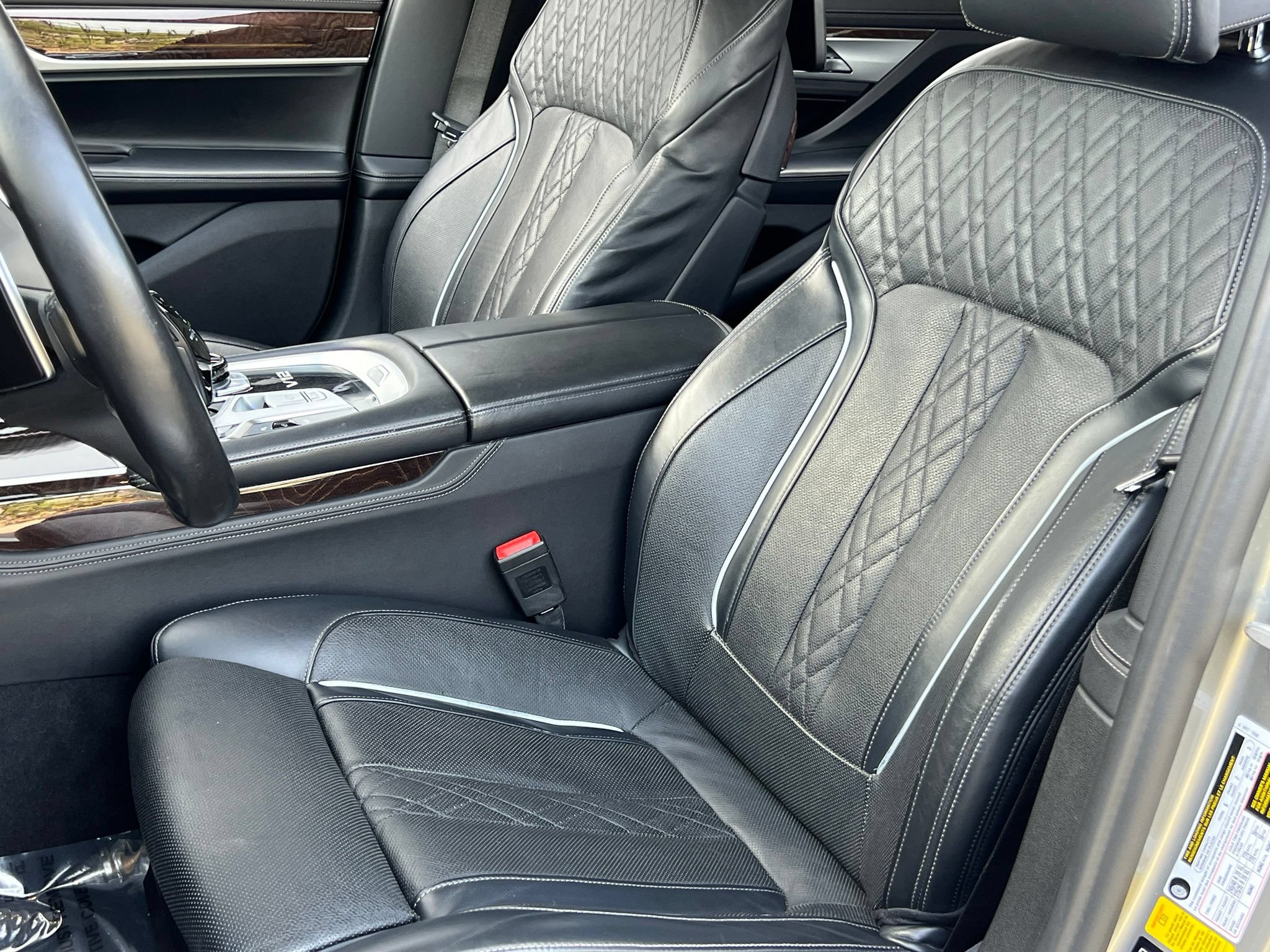 Used 2021 BMW M760i xDrive AWD/4WD image 4