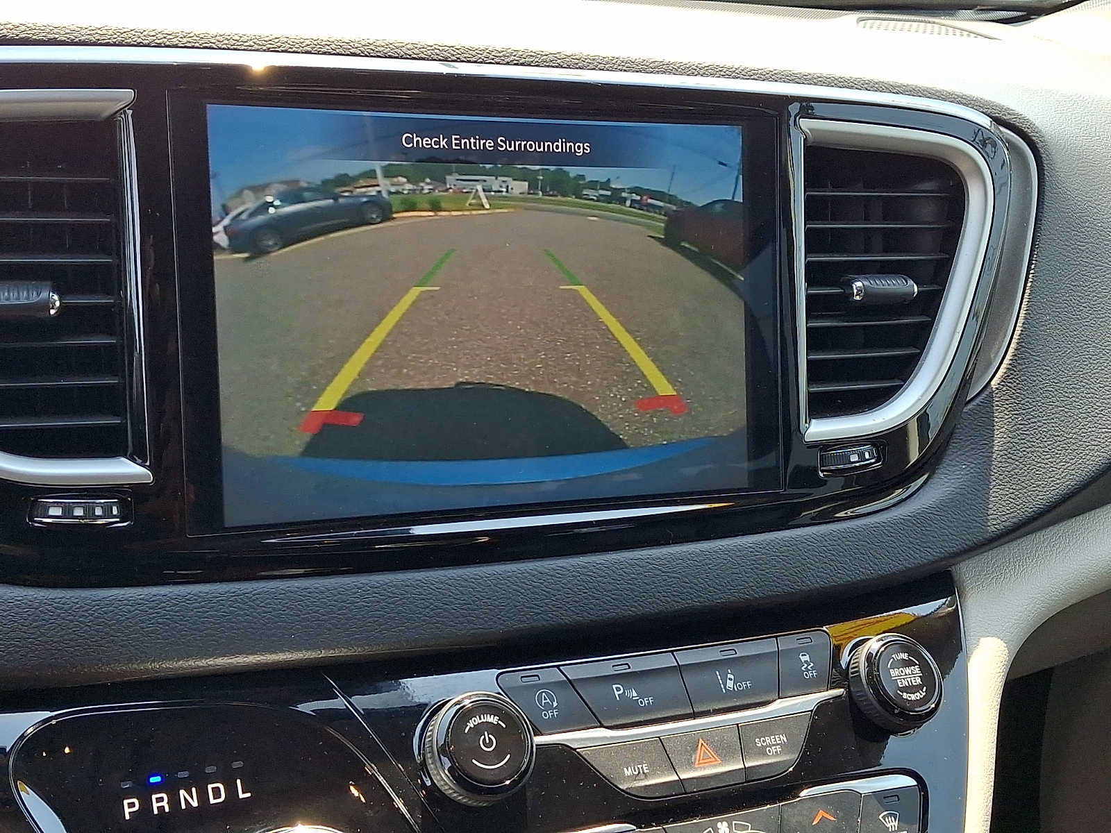 Certified 2024 Chrysler Pacifica Touring-L FWD image 21