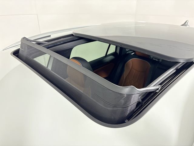New 2026 Volkswagen Tiguan SEL R-Line AWD/4WD image 22