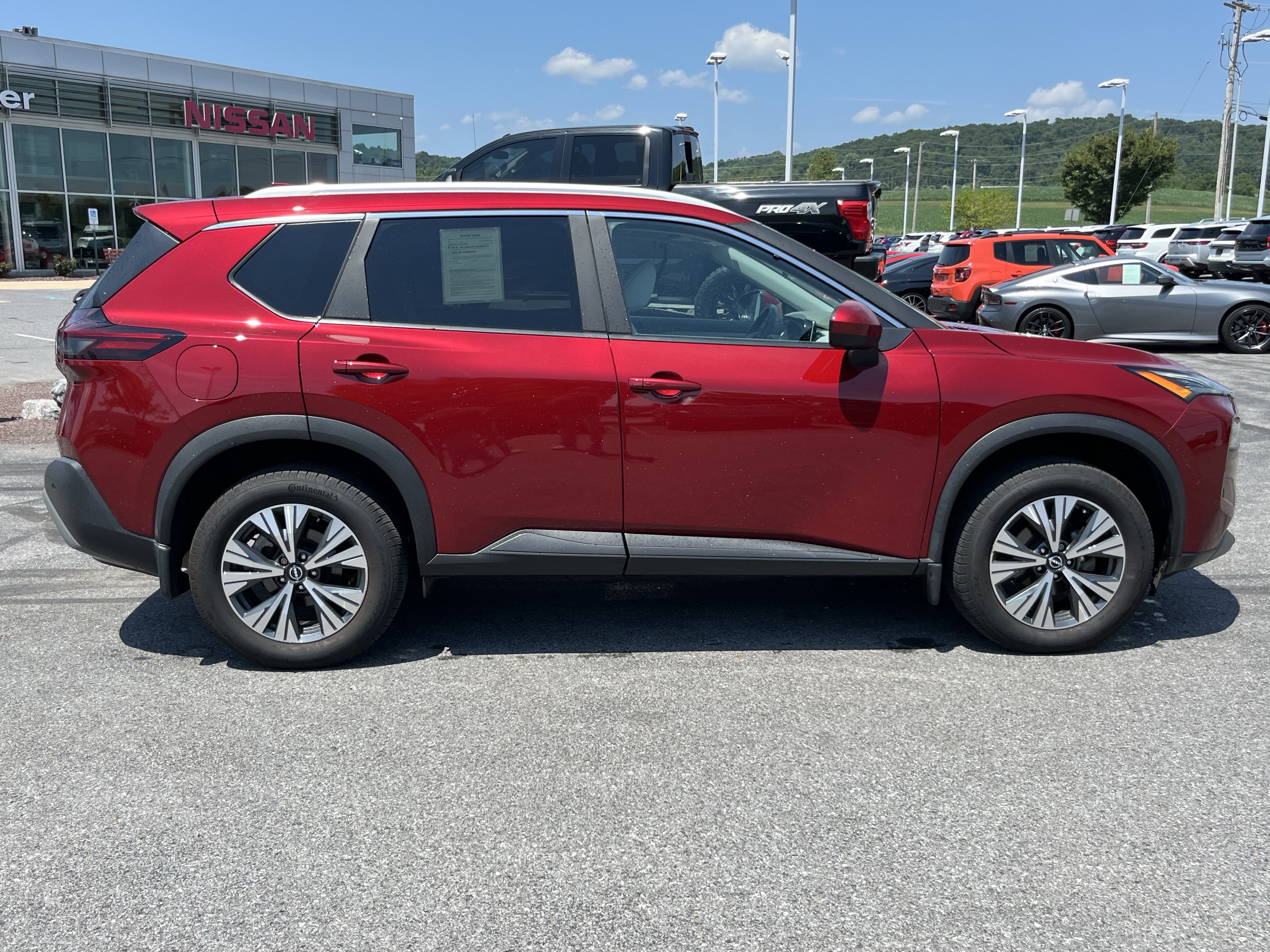 Used 2023 Nissan Rogue SV w/ SV Premium B Package AWD/4WD image 2