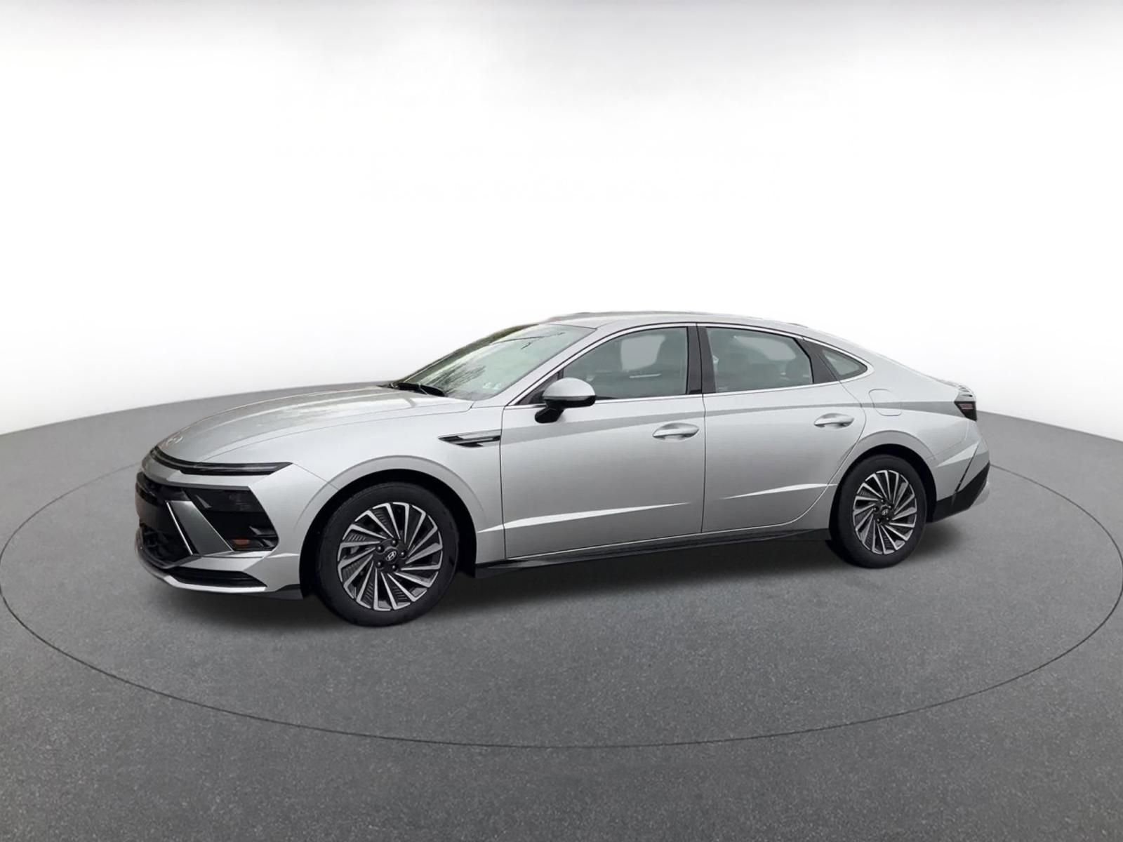 Used 2025 Hyundai Sonata SEL FWD image 8