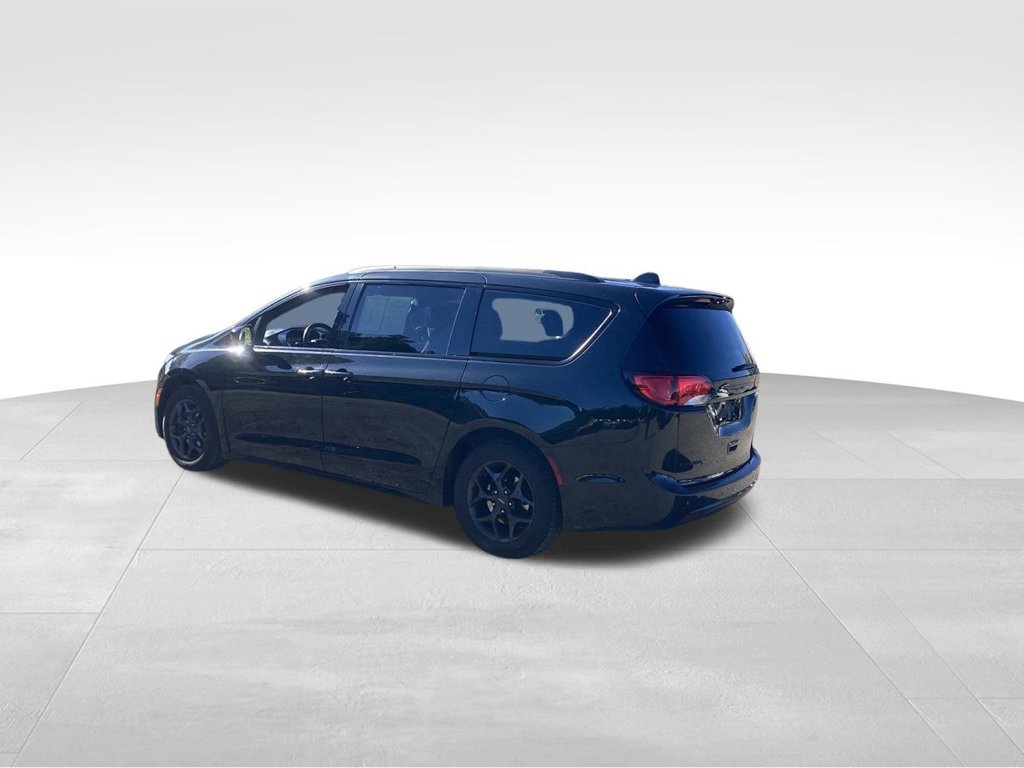 Used 2019 Chrysler Pacifica Touring-L w/ S Appearance Package FWD image 4