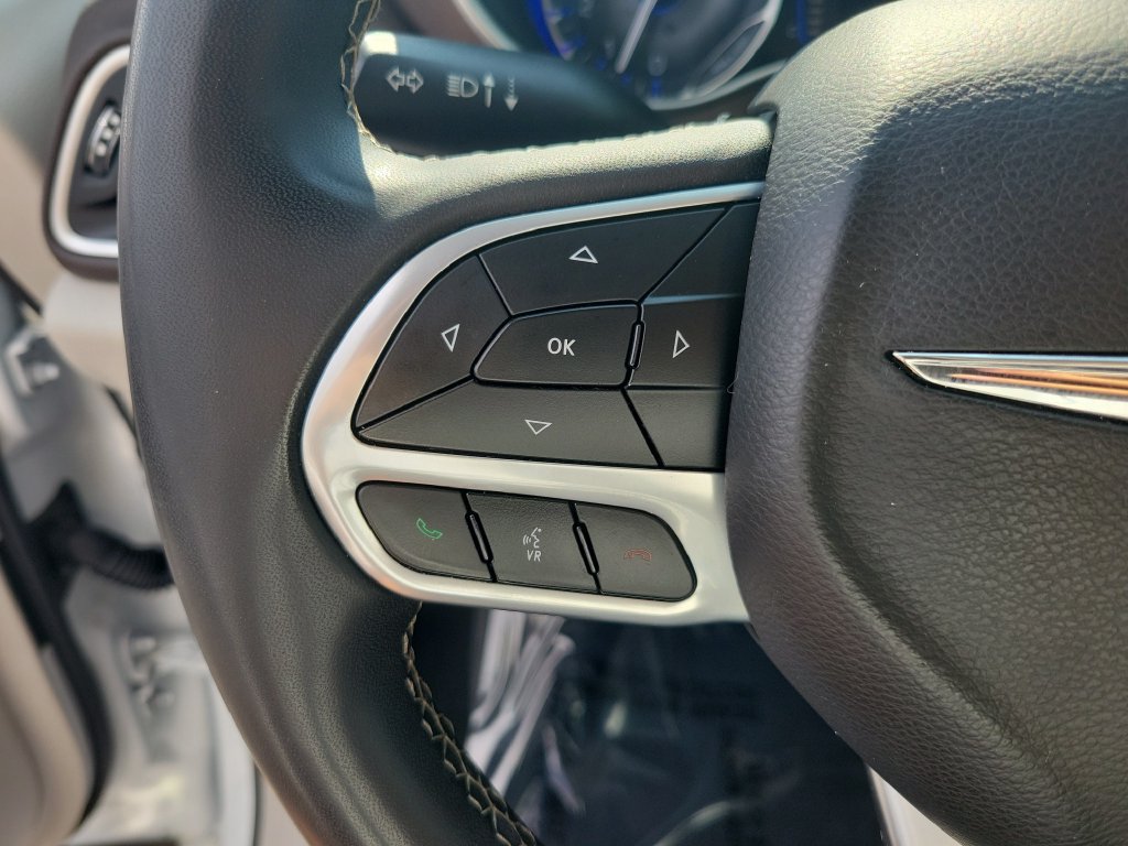 Used 2022 Chrysler Voyager LX FWD image 18