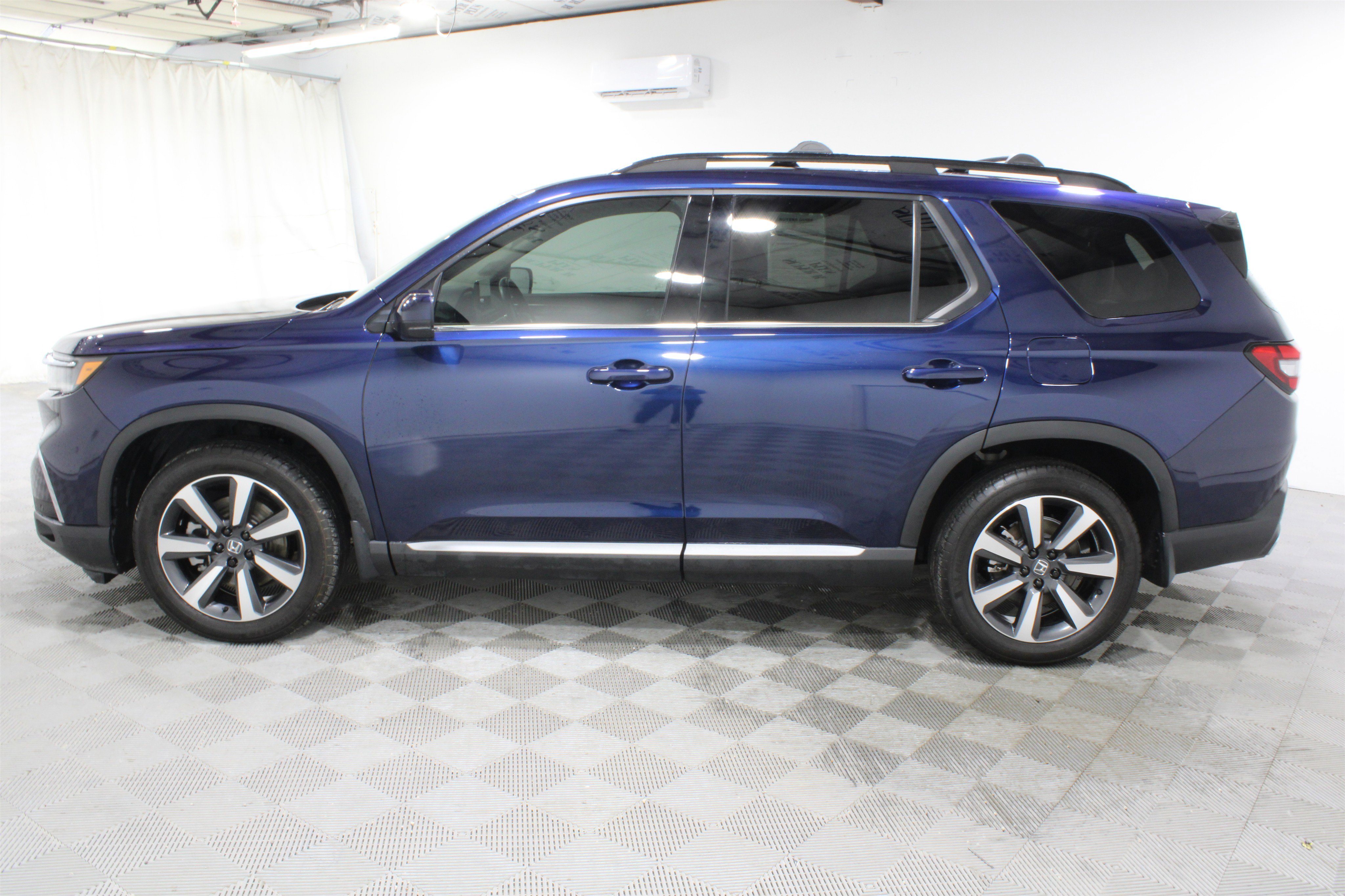 Used 2025 Honda Pilot Touring image 33