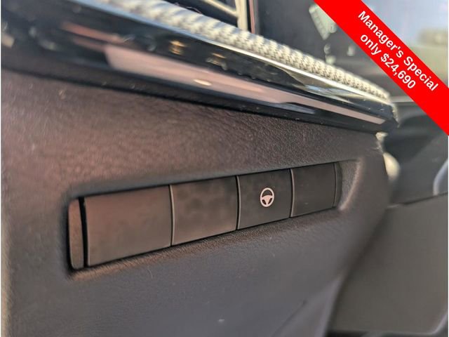 Certified 2025 Nissan Kicks SR image 18