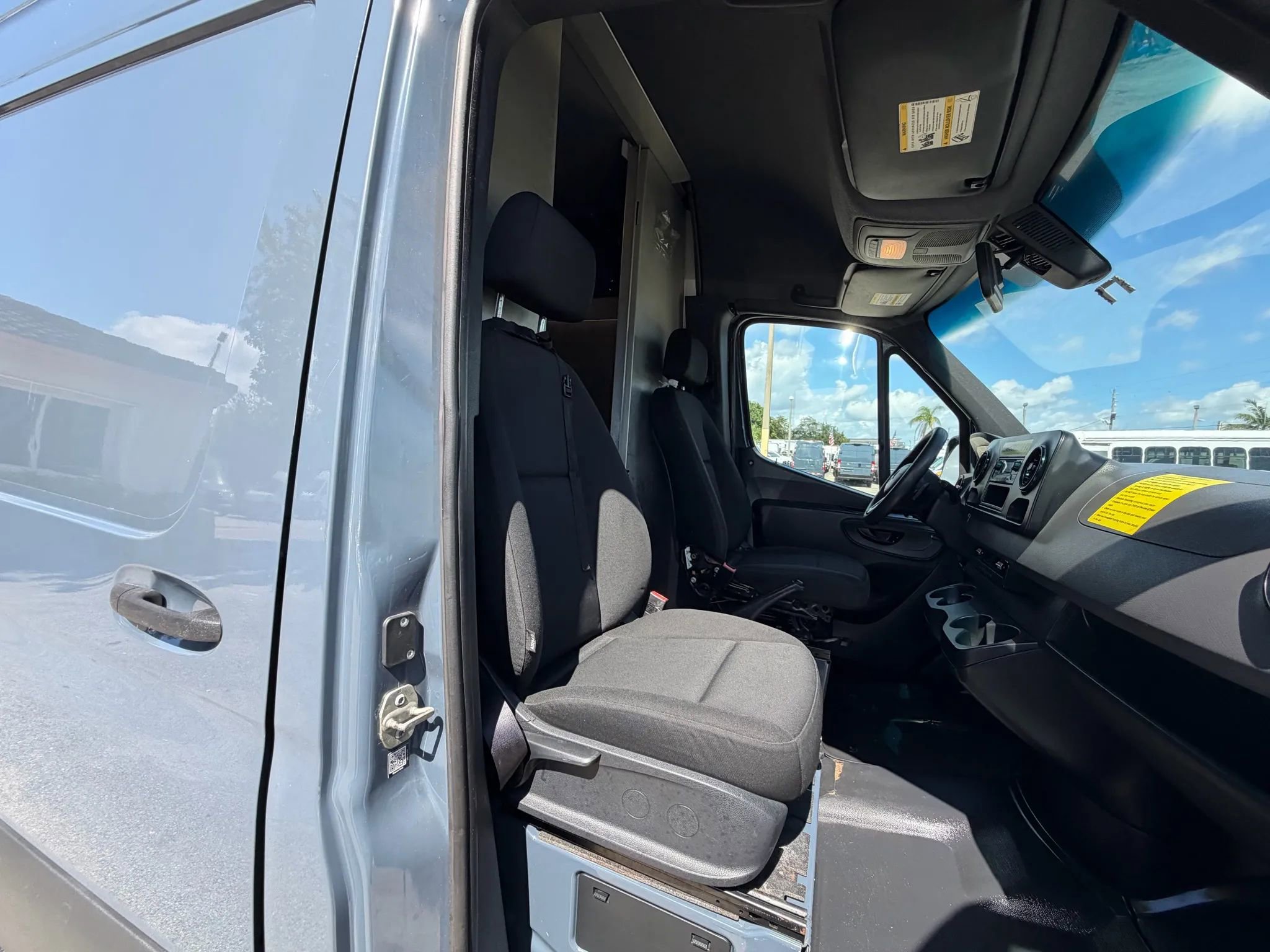 Used 2019 Mercedes-Benz Sprinter 170 image 17