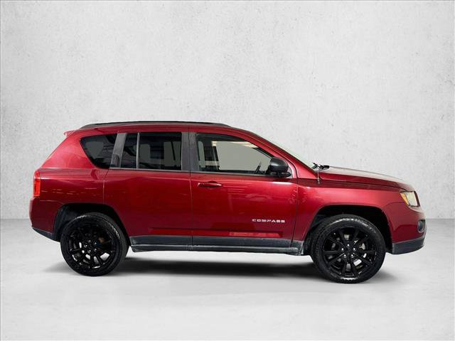 Used 2012 Jeep Compass Latitude w/ Altitude Pkg AWD/4WD image 4