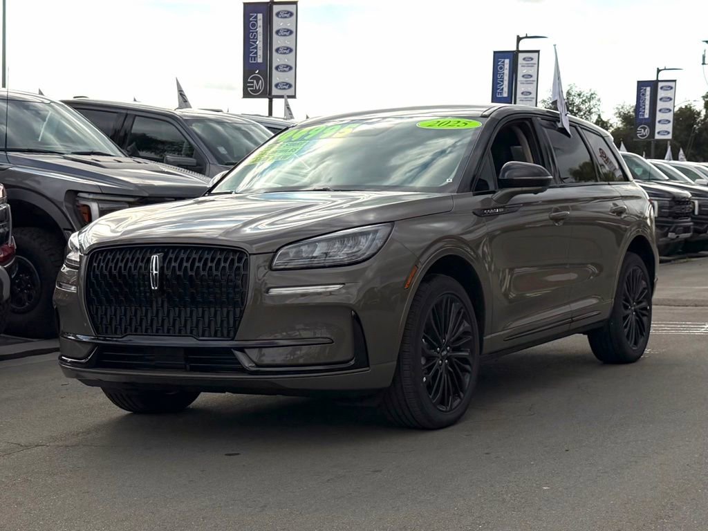 Used 2025 Lincoln Corsair FWD w/ Equipment Group 101A image 5