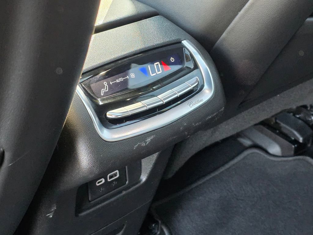 Used 2020 Cadillac XT6 Premium Luxury image 23
