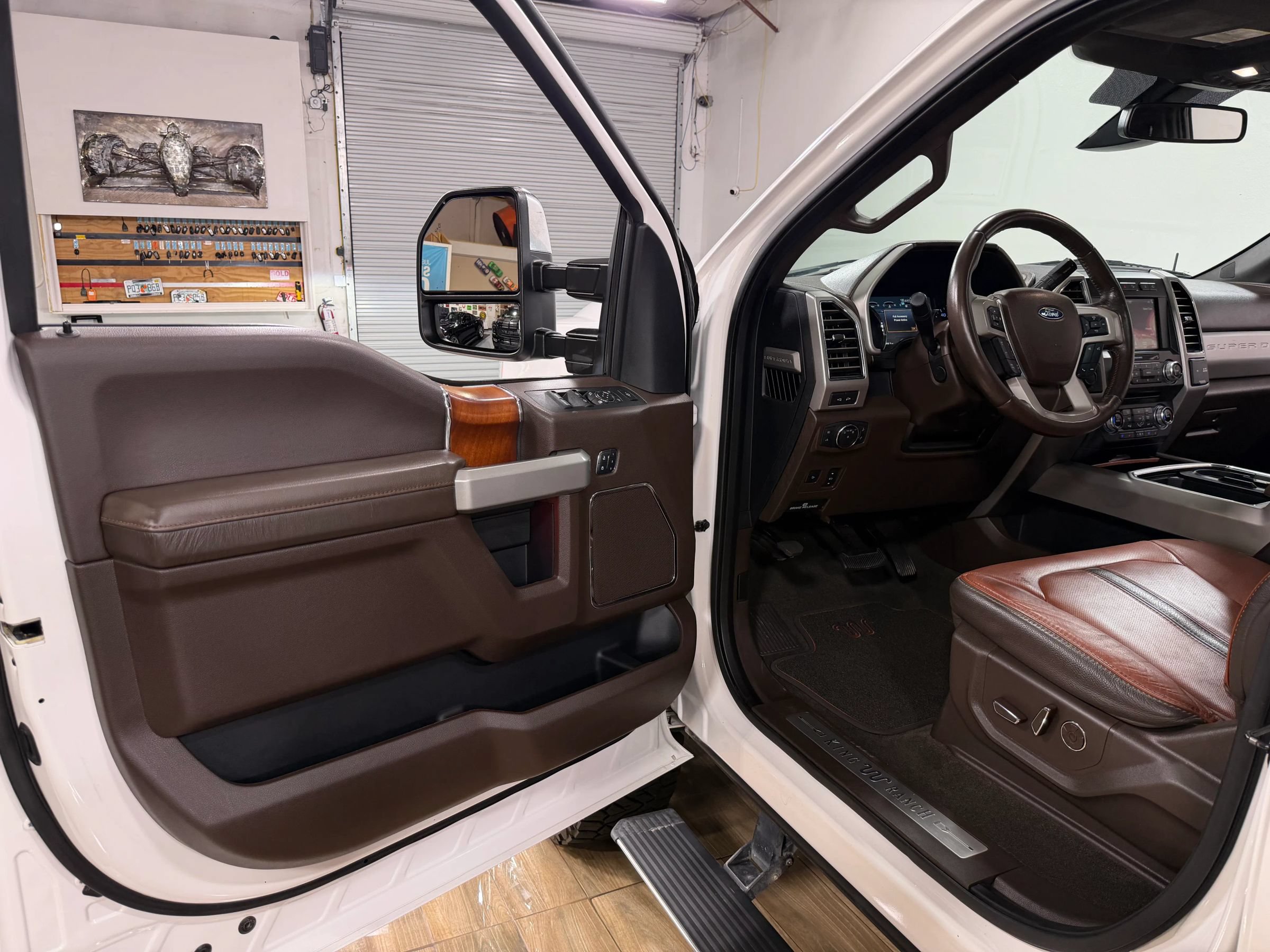 Used 2018 Ford F250 King Ranch w/ King Ranch Ultimate Package AWD/4WD image 13
