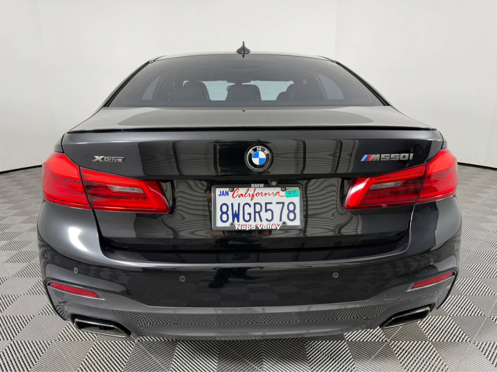 Used 2018 BMW M550i xDrive AWD/4WD image 4