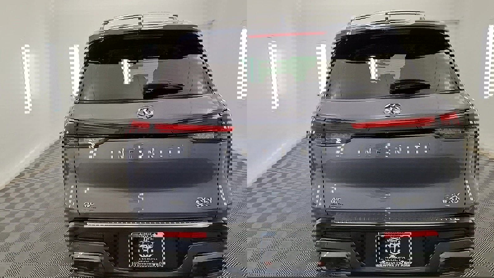 Used 2023 INFINITI QX60 Sensory w/ Cargo Package image 3