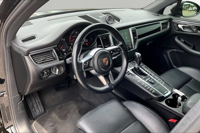 Used 2018 Porsche Macan AWD/4WD image 13