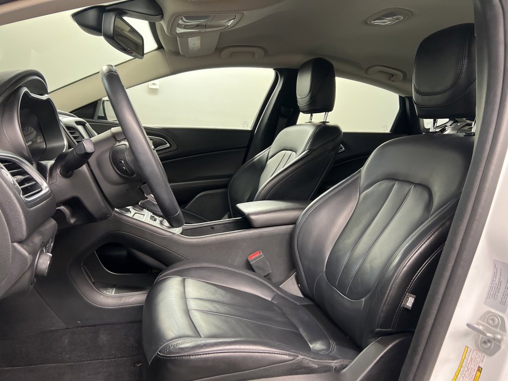 Used 2017 Chrysler 200 Limited Platinum image 23