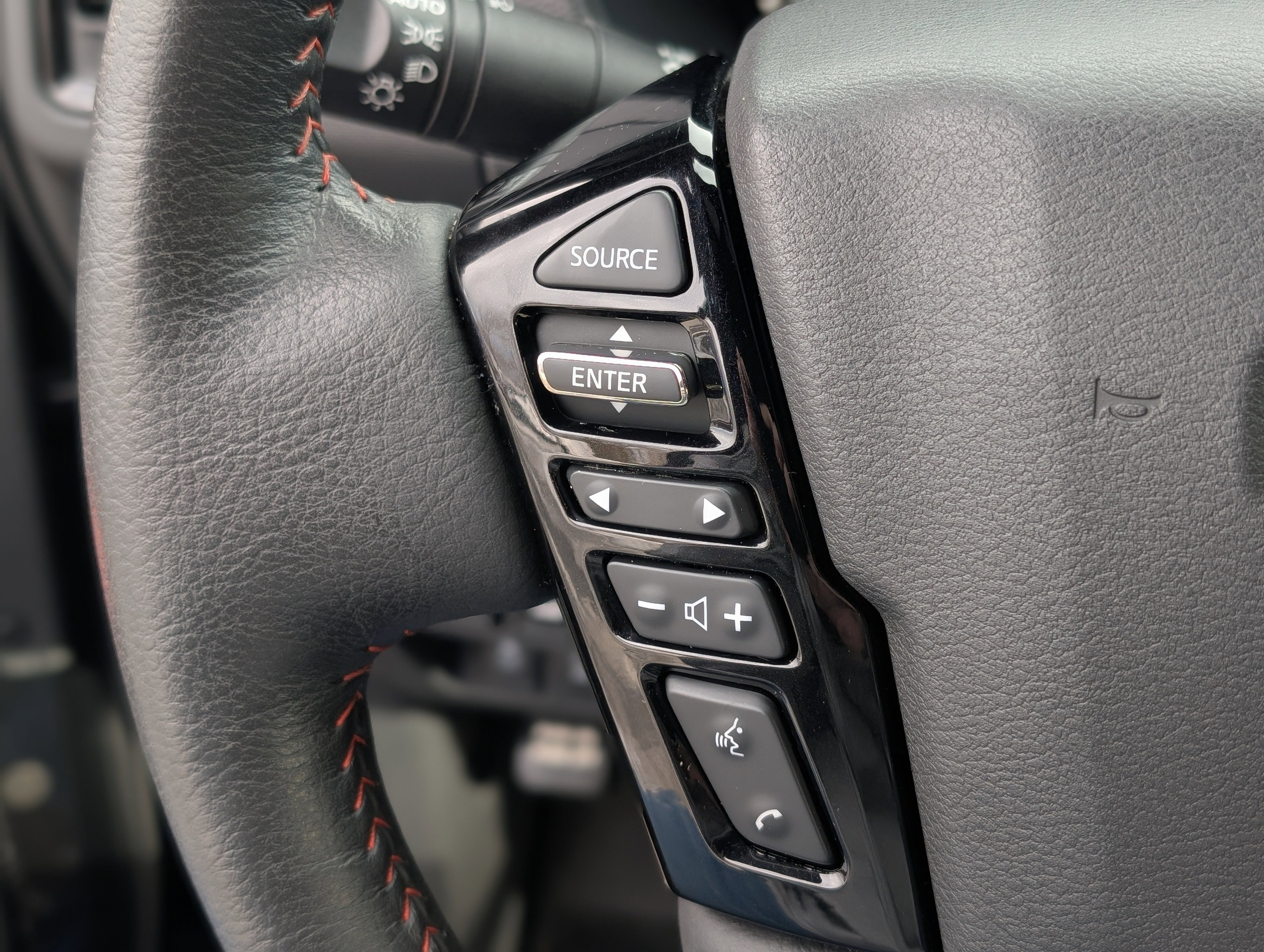 Used 2023 Nissan Frontier PRO-4X w/ Pro Convenience Package image 18