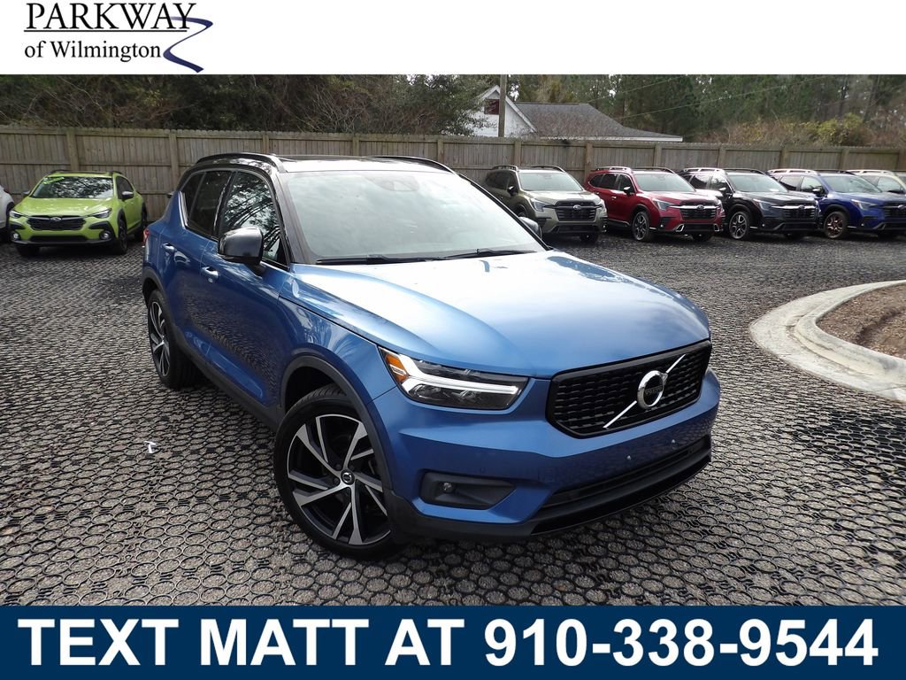 Used 2021 Volvo XC40 T5 R-Design w/ Climate Package image 1