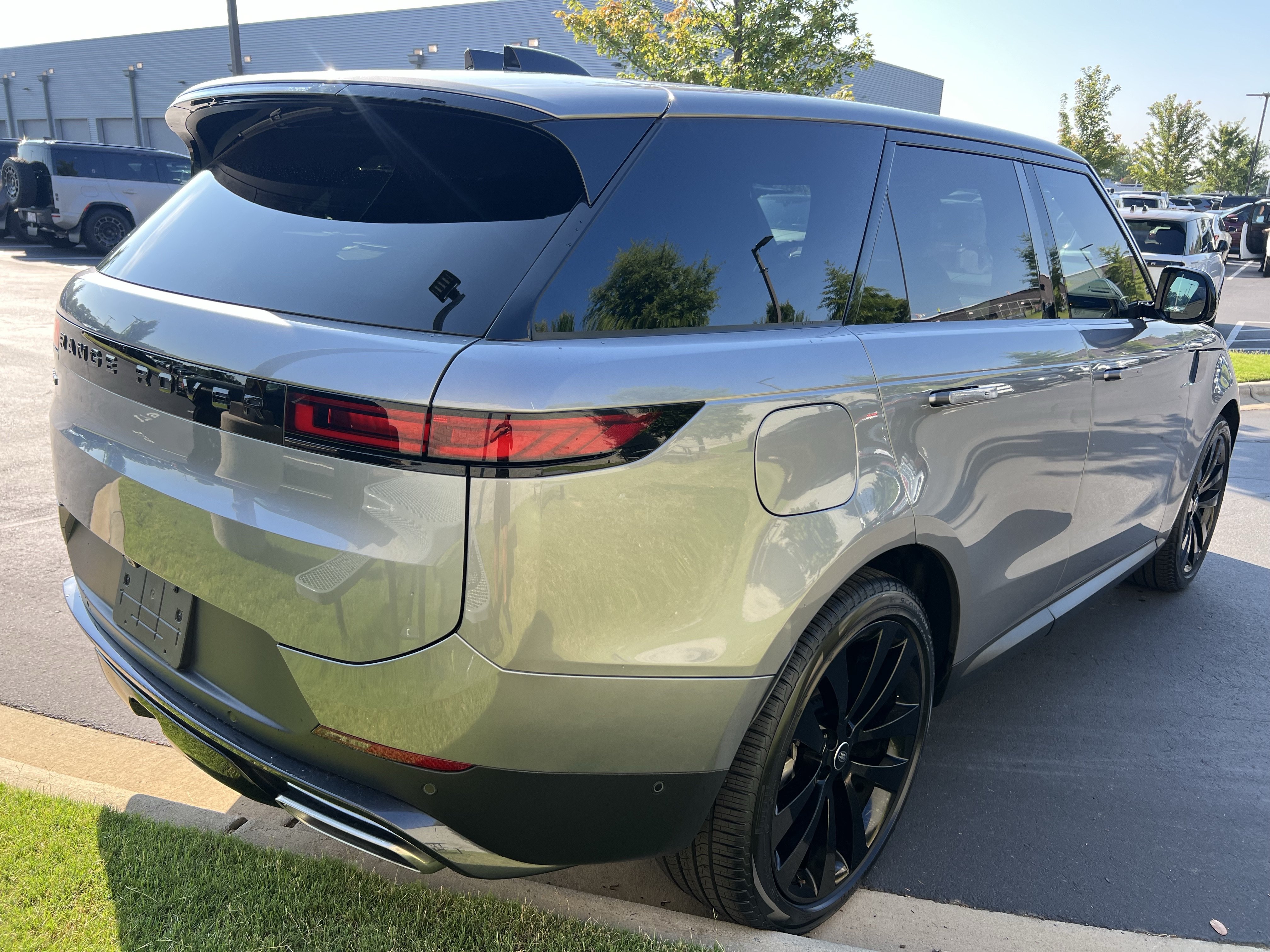 Certified 2025 Land Rover Range Rover Sport SE AWD/4WD image 7