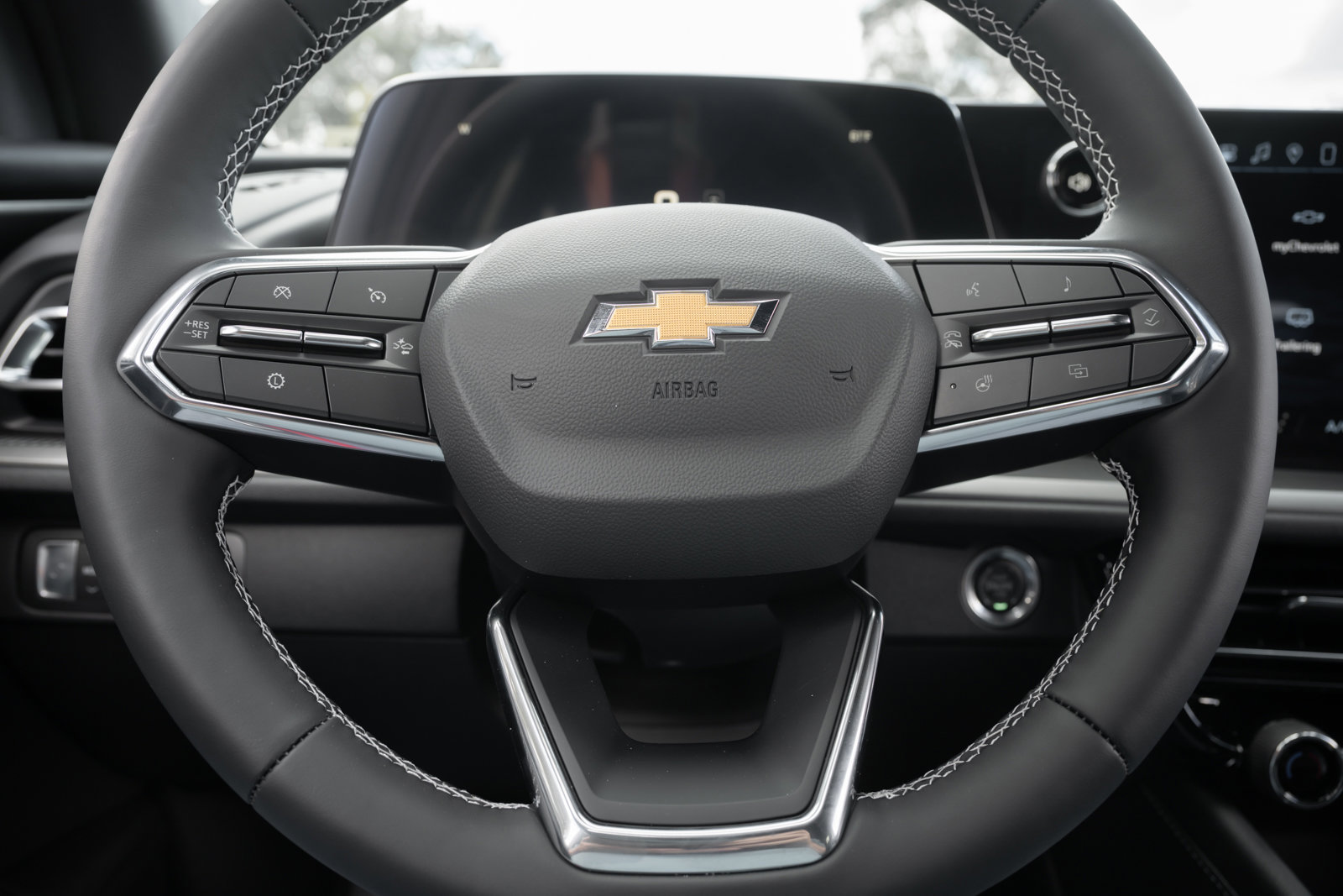 New 2026 Chevrolet Traverse LT w/ Driver Confidence Package image 18