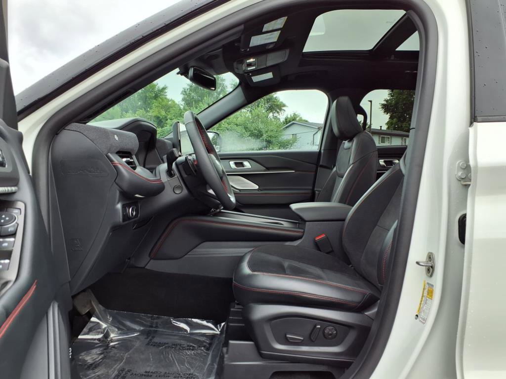 Used 2025 Ford Explorer ST image 21