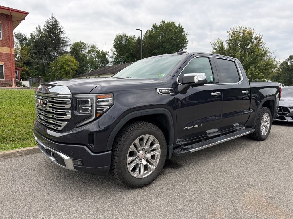 Used 2023 GMC Sierra 1500 Denali w/ Technology Package AWD/4WD image 1