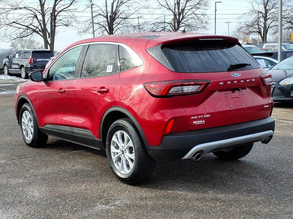 Used 2023 Ford Escape Active image 3