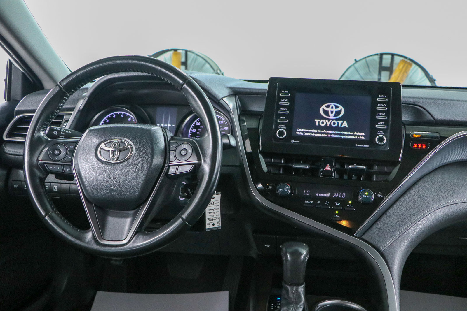 Used 2023 Toyota Camry SE FWD image 17
