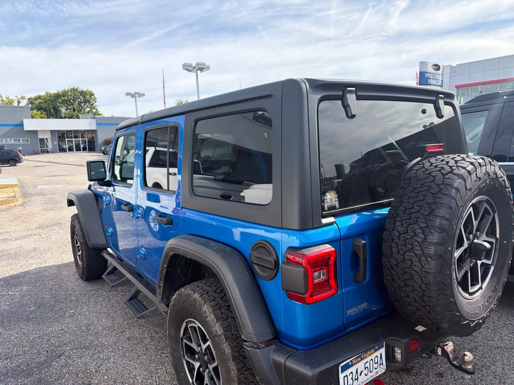 Used 2024 Jeep Wrangler Unlimited Rubicon w/ Safety Group AWD/4WD image 5
