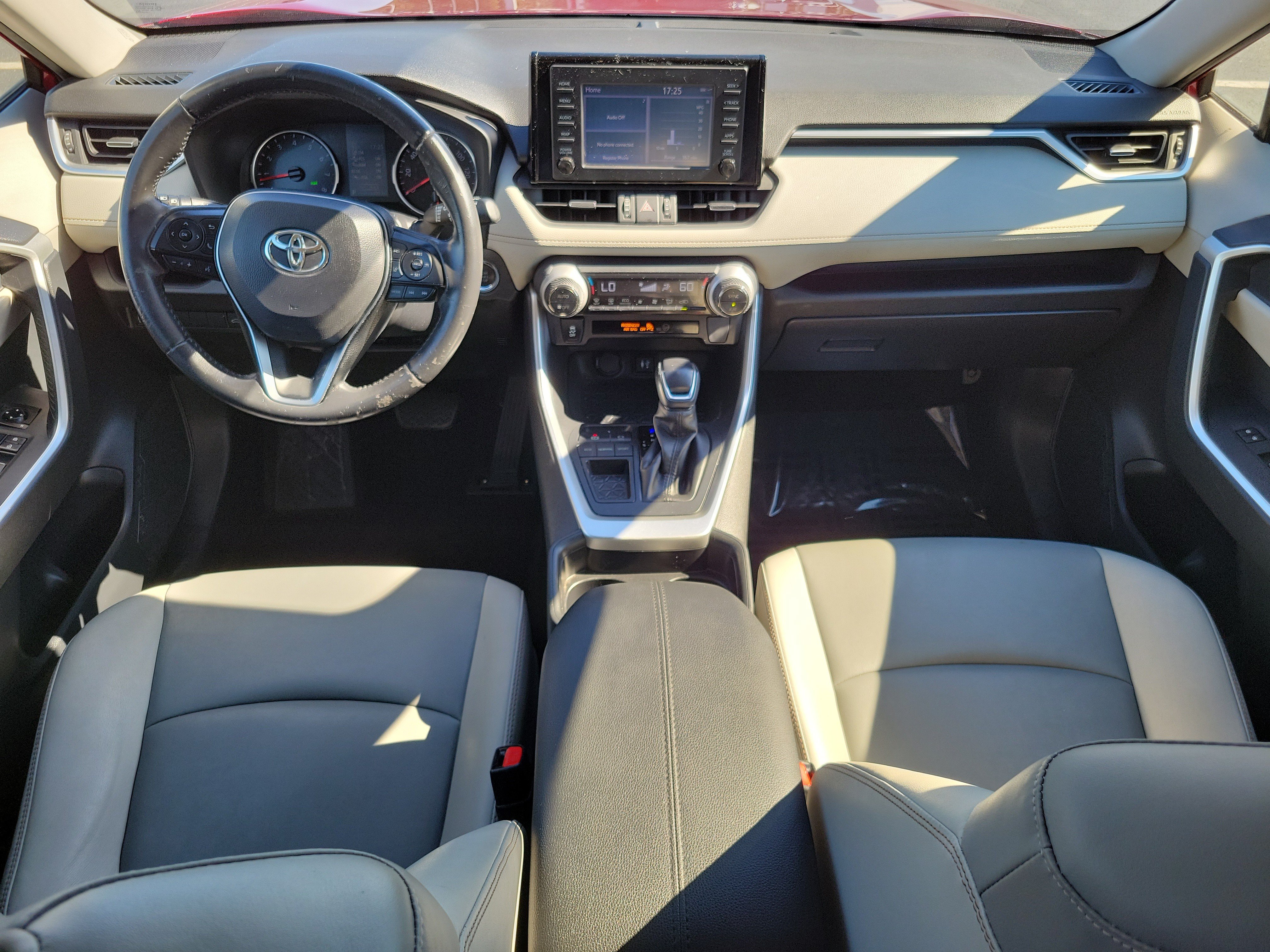 Certified 2019 Toyota RAV4 XLE Premium FWD image 14