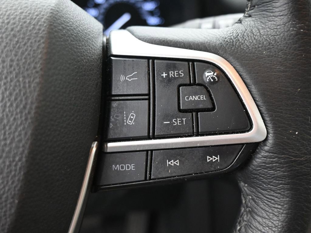 Used 2021 Toyota Sienna XLE image 29