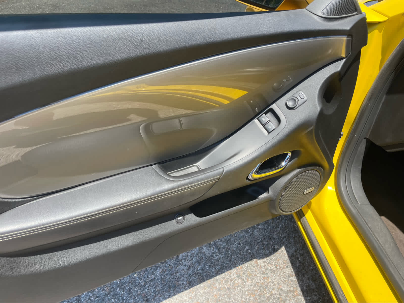 Used 2011 Chevrolet Camaro LT RWD image 12