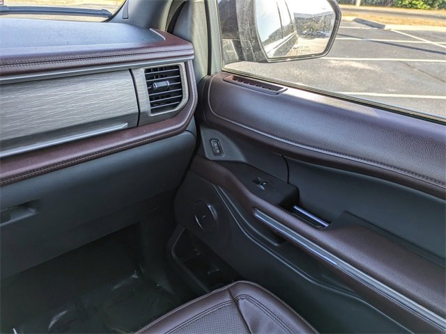 Used 2023 Ford Expedition Max Limited image 16
