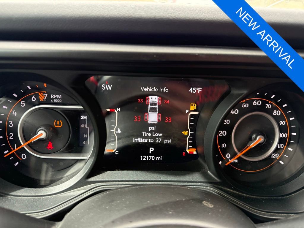 Used 2024 Jeep Gladiator Rubicon w/ Technology Group AWD/4WD image 10