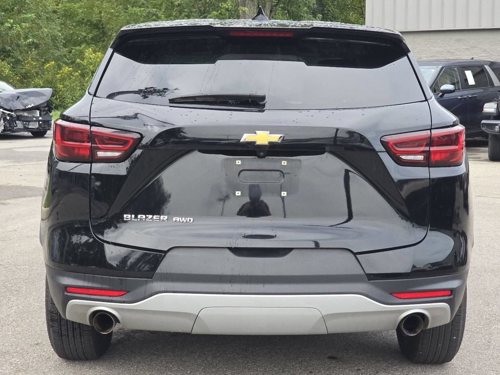 Used 2025 Chevrolet Blazer LT AWD/4WD image 14