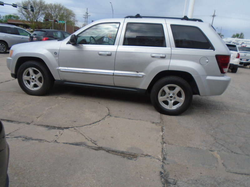 Used 2005 Jeep Grand Cherokee Limited AWD/4WD image 5