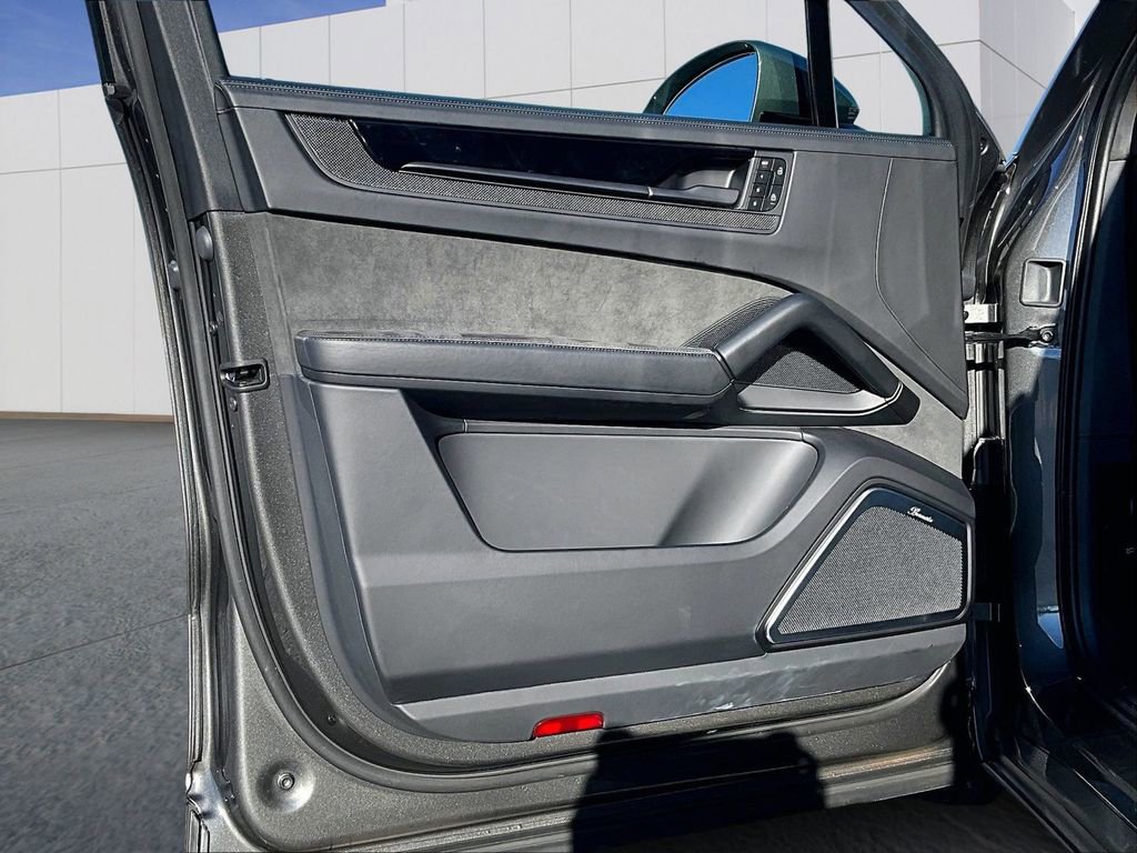 Certified 2025 Porsche Cayenne GTS image 19
