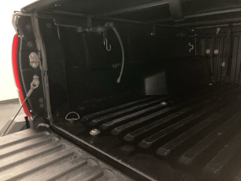 Used 2019 Toyota Tacoma TRD Off-Road AWD/4WD image 17