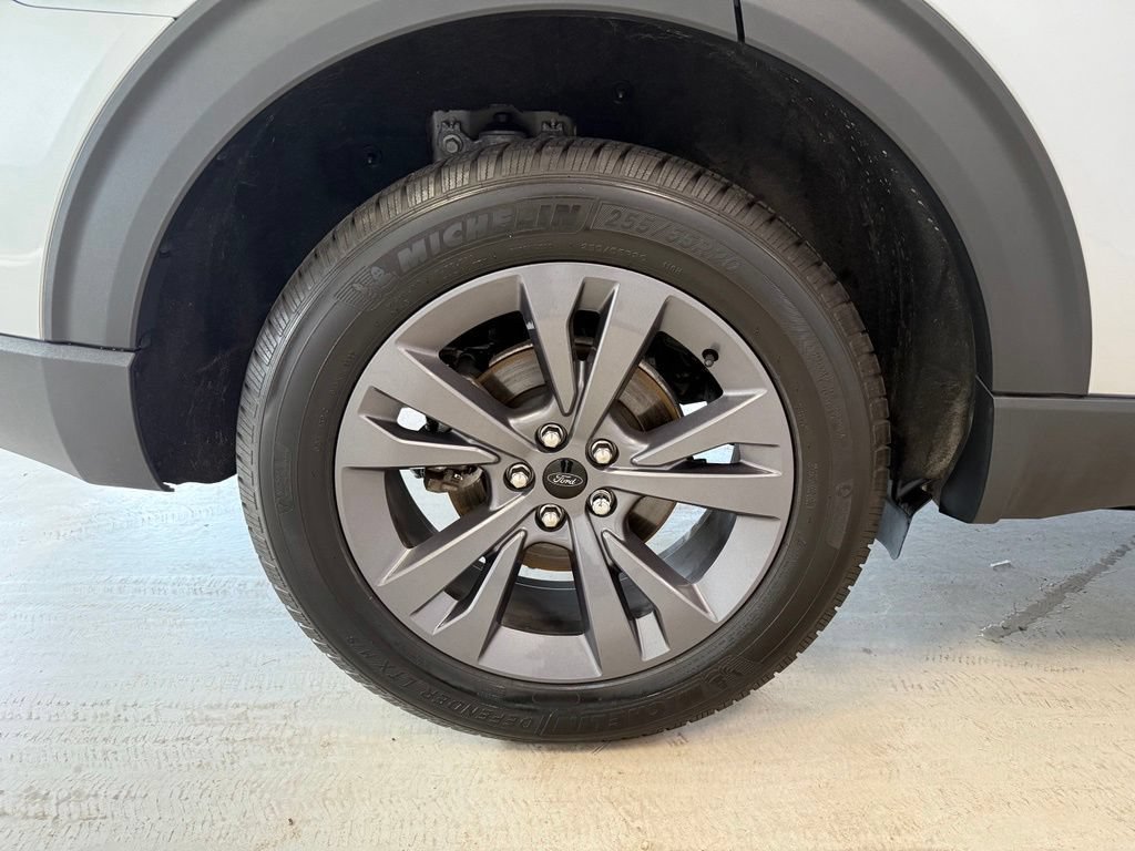 Certified 2024 Ford Explorer XLT w/ Equipment Group 202A AWD/4WD image 37