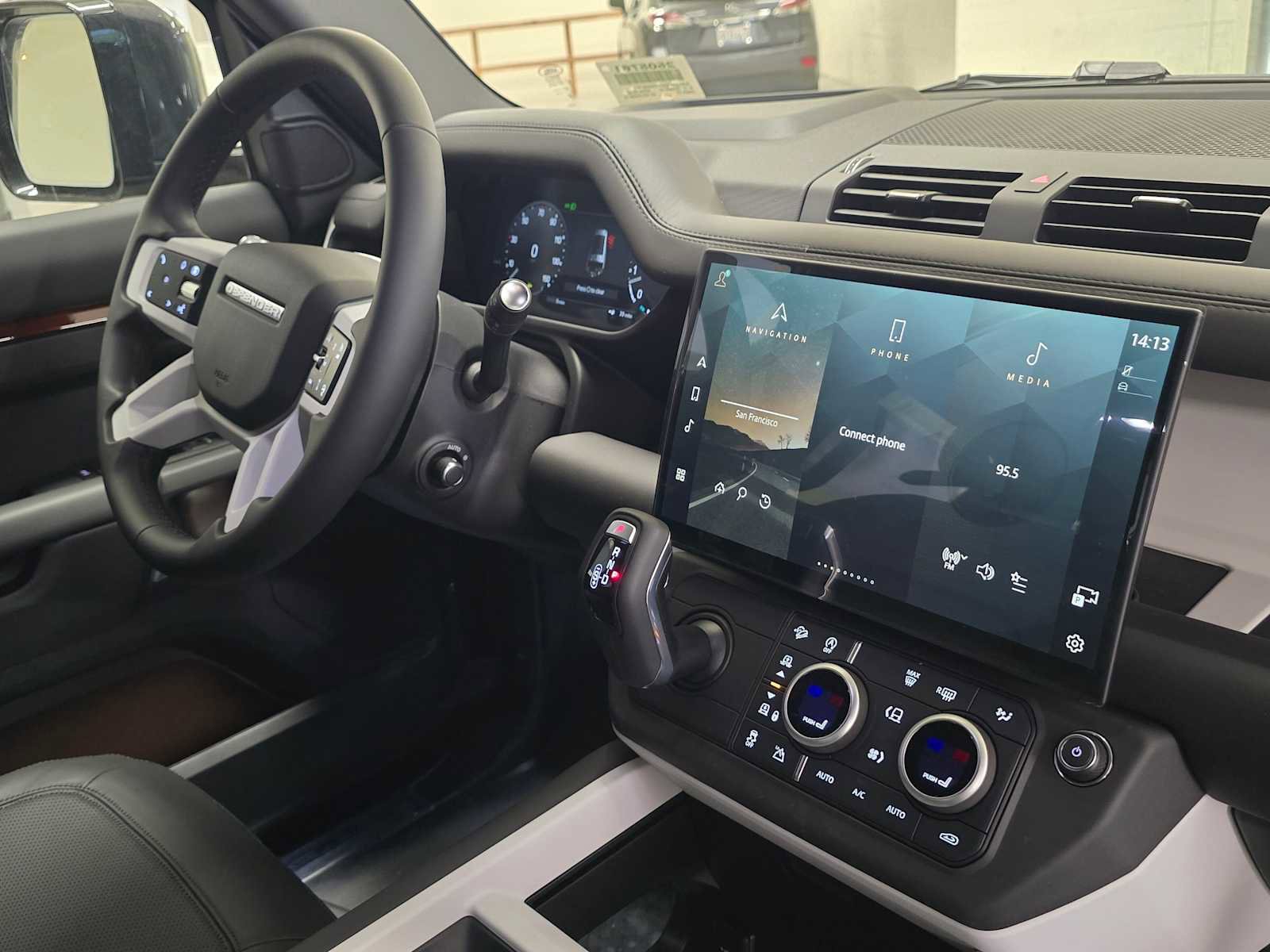 New 2026 Land Rover Defender 130 X-Dynamic SE image 10