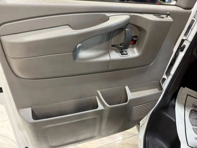 Used 2015 Chevrolet Express 3500 RWD image 11