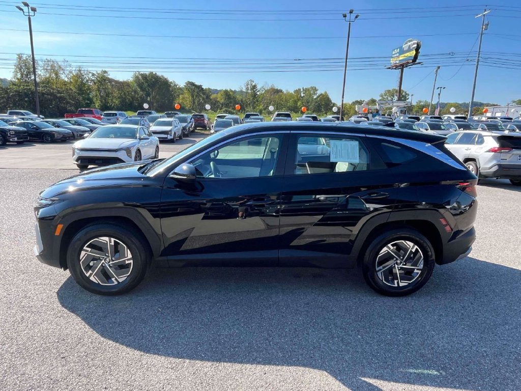 Used 2026 Hyundai Tucson Blue SE FWD image 30
