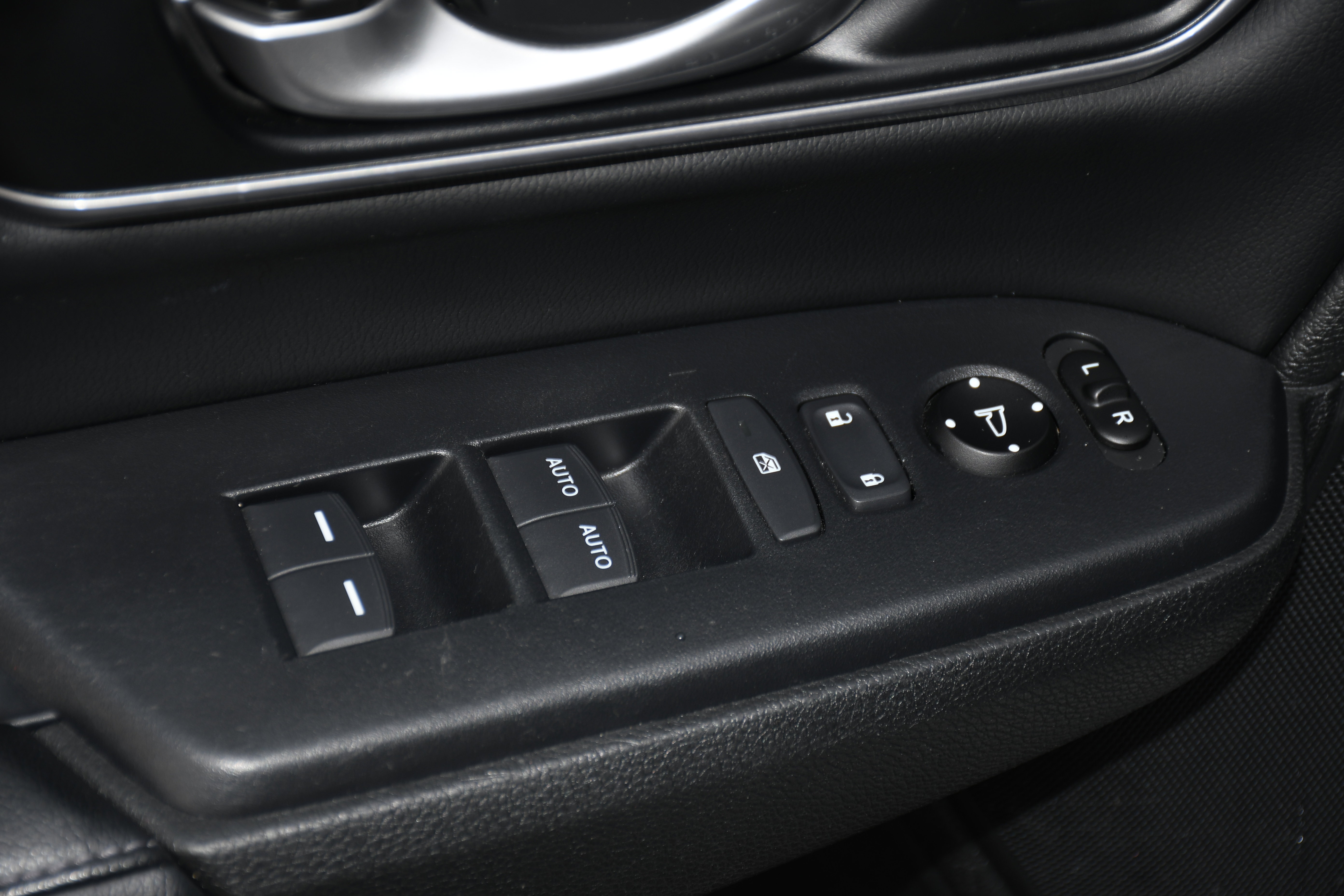 Used 2019 Honda CR-V EX-L image 11