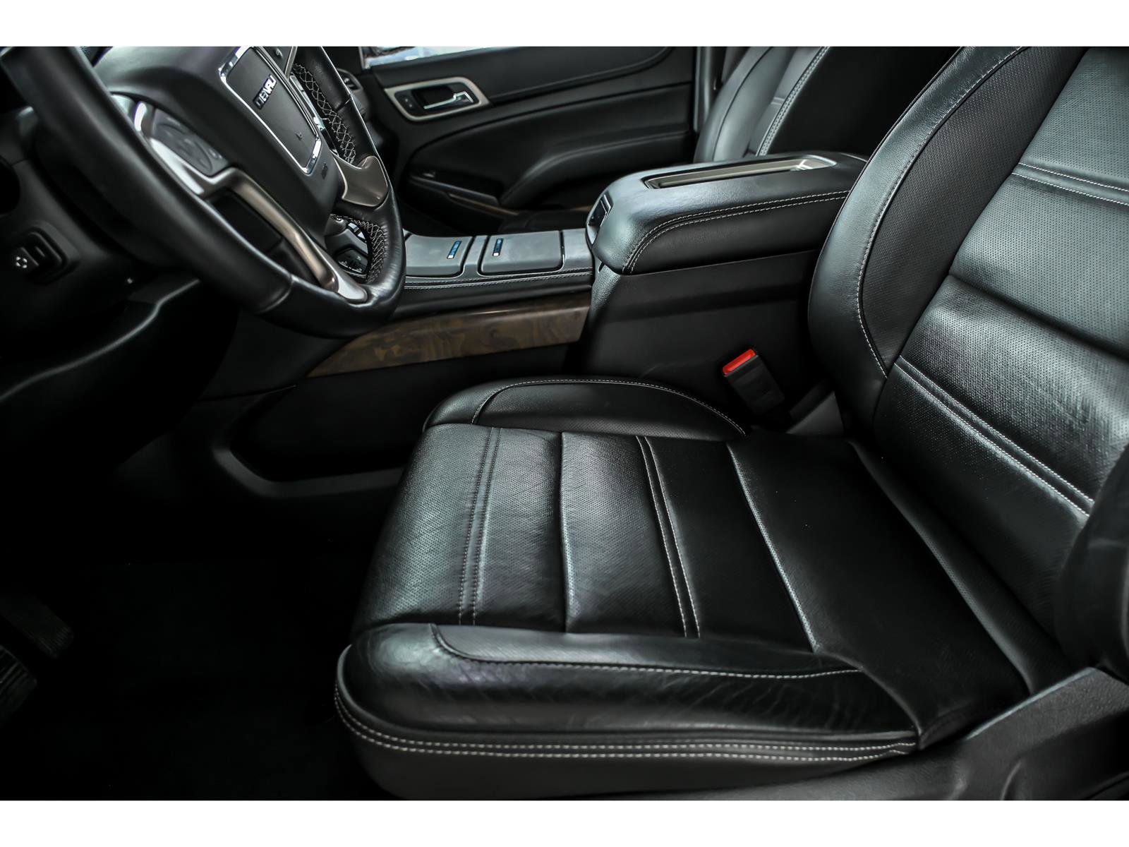 Used 2019 GMC Yukon Denali w/ Denali Ultimate Package image 11