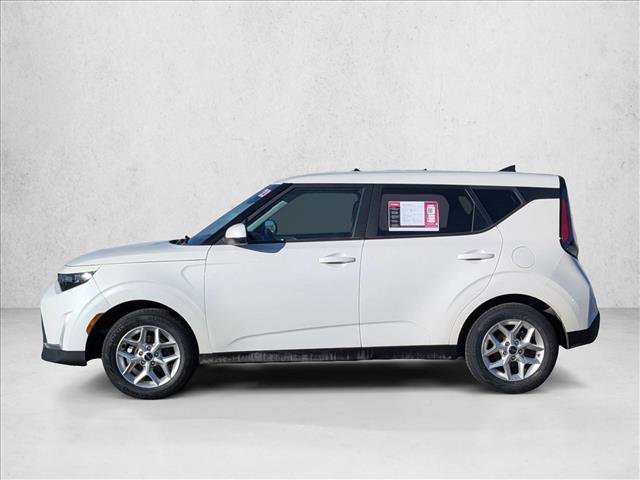 Used 2023 Kia Soul LX w/ LX Technology Package FWD image 8