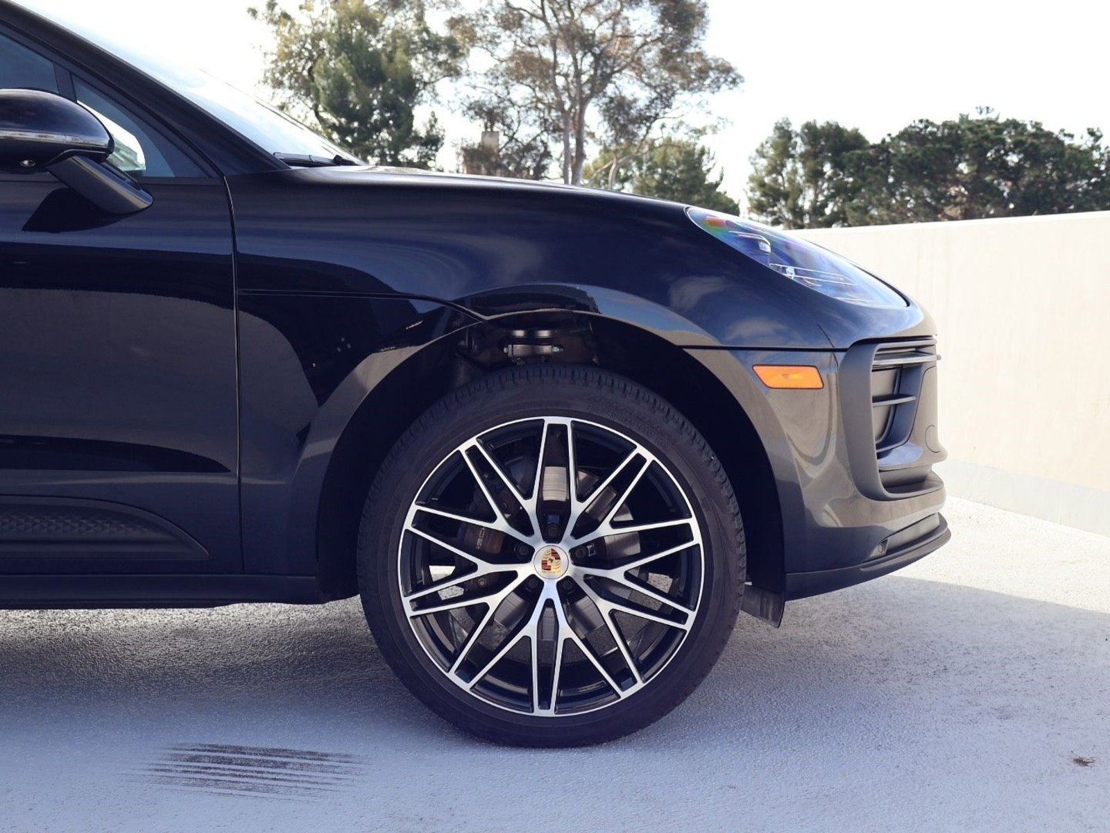 Certified 2024 Porsche Macan image 11