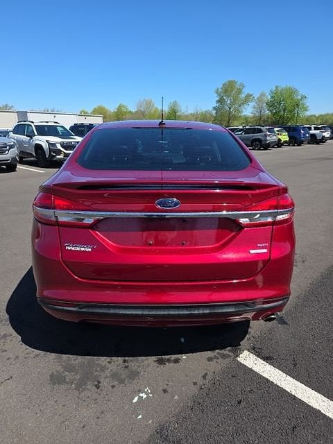 Used 2018 Ford Fusion SE w/ Equipment Group 201A FWD image 5